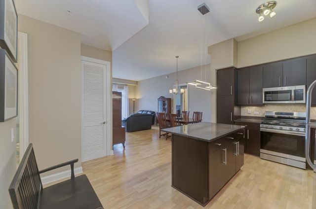 799 Graceland Avenue 506A, Des Plaines, IL 60016