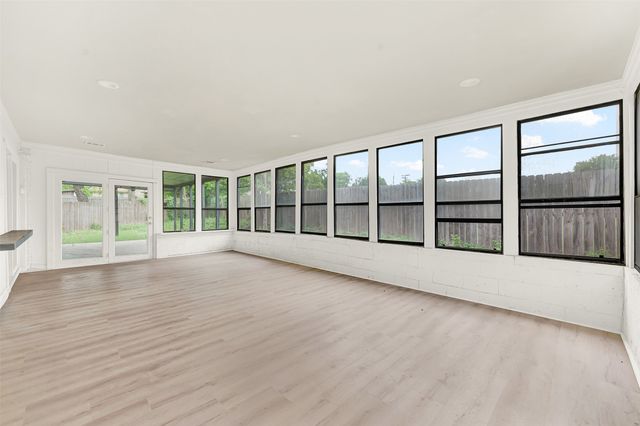 2033 Durham Street, Irving, TX 75062