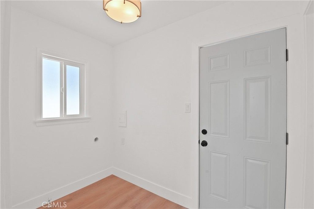 Image 13 of property listing at 10731 Amery Avenue, South Gate, CA 90280