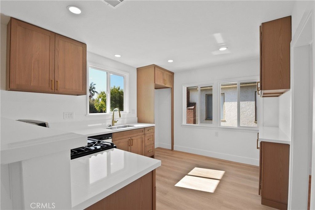 Image 3 of property listing at 10731 Amery Avenue, South Gate, CA 90280