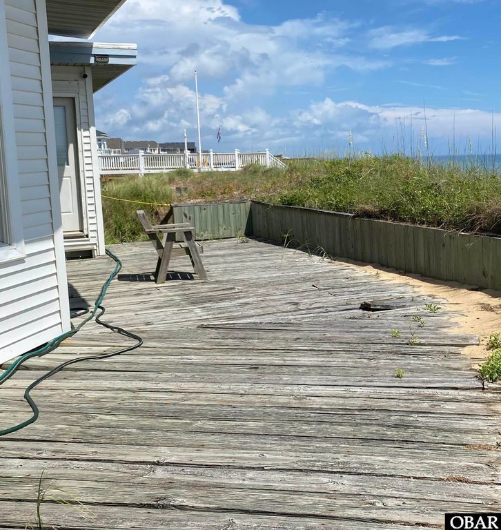 Image 11 of property listing at 8 Purple Martin Lane Lot C, Southern Shores, NC 27949