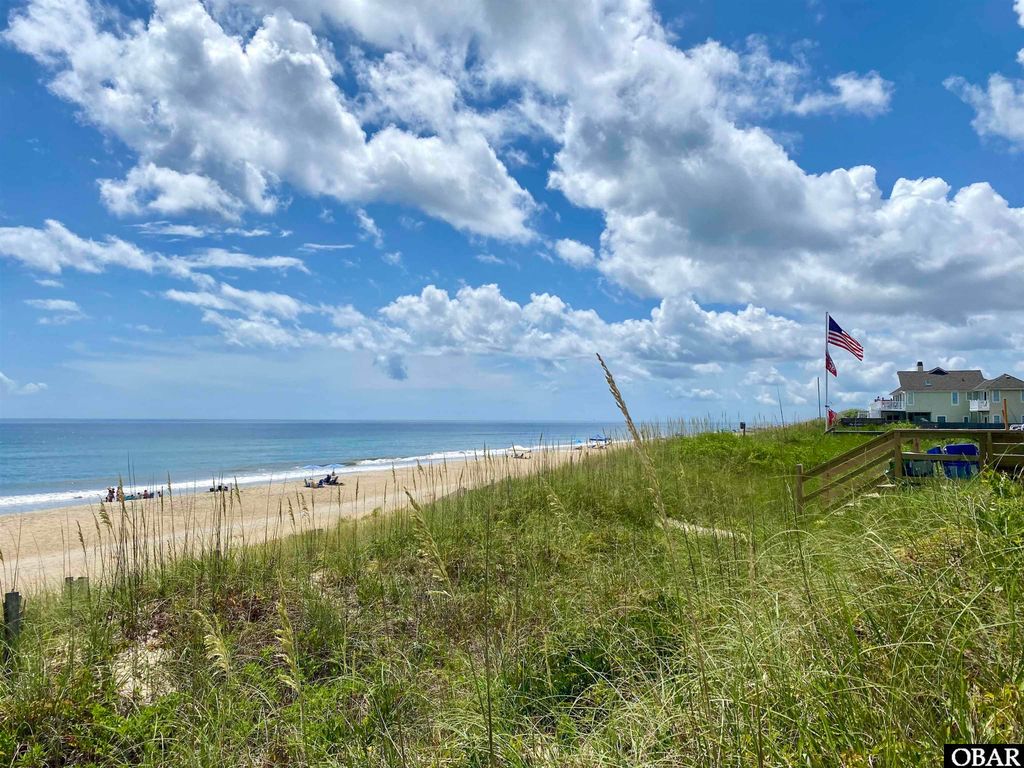 Image 6 of property listing at 8 Purple Martin Lane Lot C, Southern Shores, NC 27949