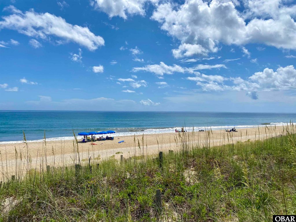 Image 7 of property listing at 8 Purple Martin Lane Lot C, Southern Shores, NC 27949
