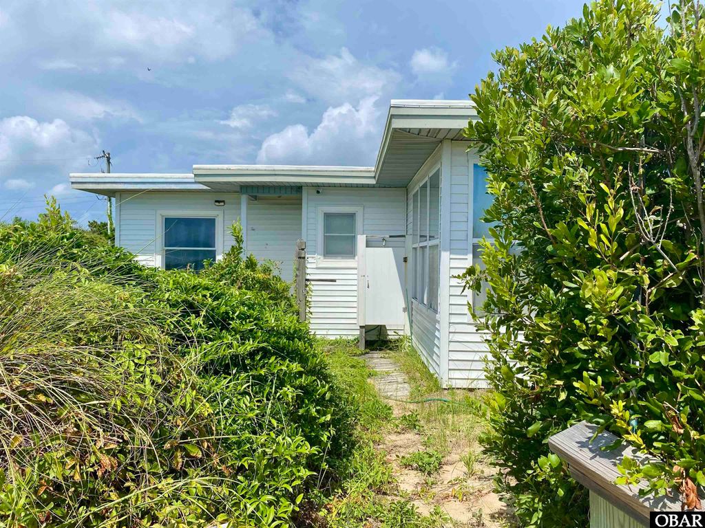 Image 9 of property listing at 8 Purple Martin Lane Lot C, Southern Shores, NC 27949