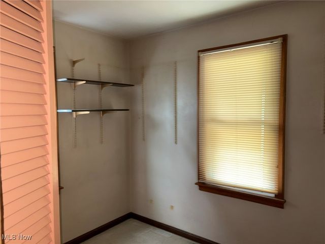 453 Kenyon Avenue, Elyria, OH 44035