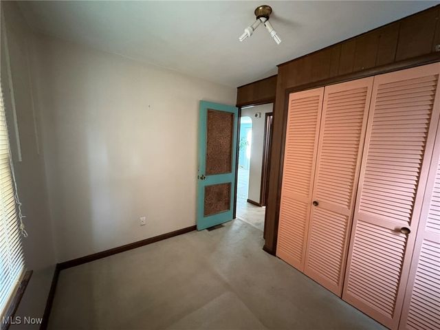 453 Kenyon Avenue, Elyria, OH 44035