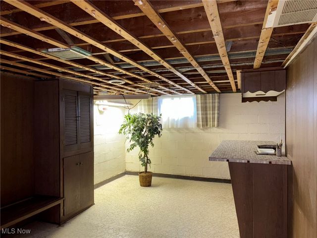 453 Kenyon Avenue, Elyria, OH 44035