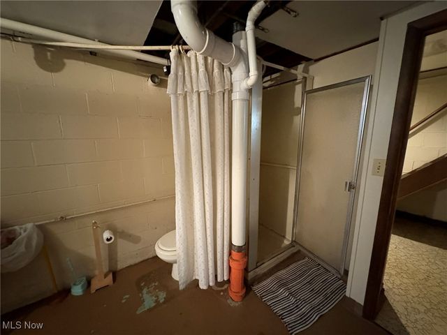 453 Kenyon Avenue, Elyria, OH 44035