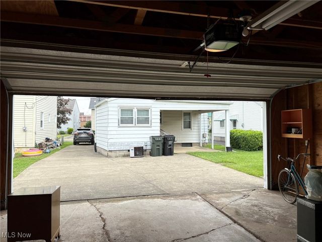 453 Kenyon Avenue, Elyria, OH 44035