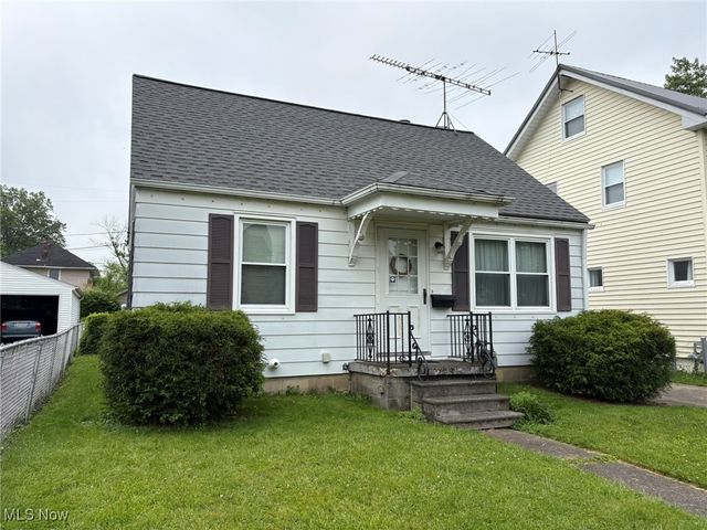 453 Kenyon Avenue, Elyria, OH 44035