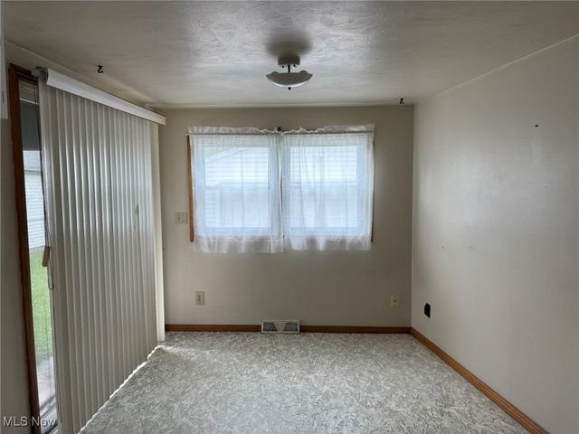 453 Kenyon Avenue, Elyria, OH 44035