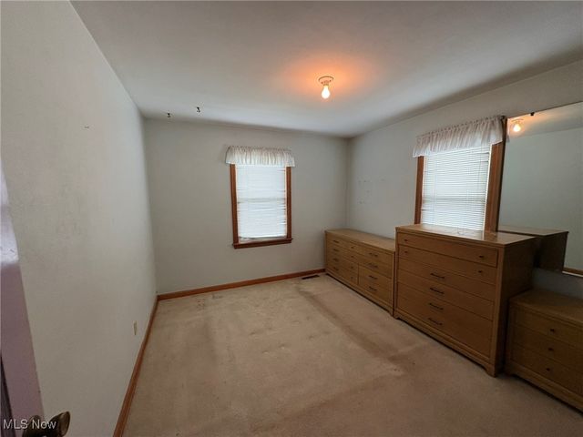 453 Kenyon Avenue, Elyria, OH 44035