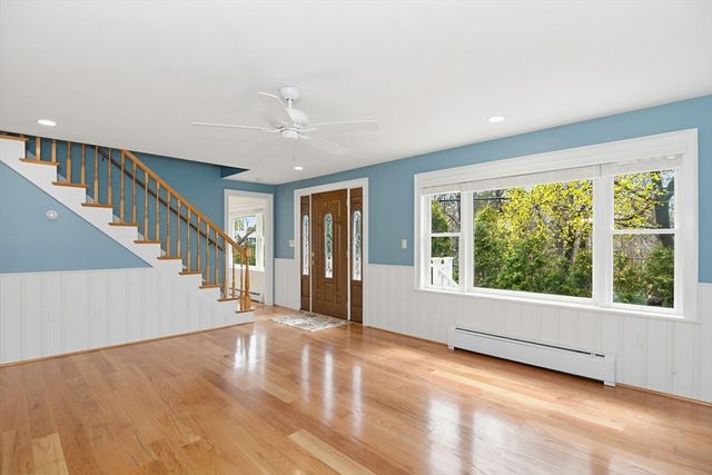 245 Granite St, Rockport, MA 01966