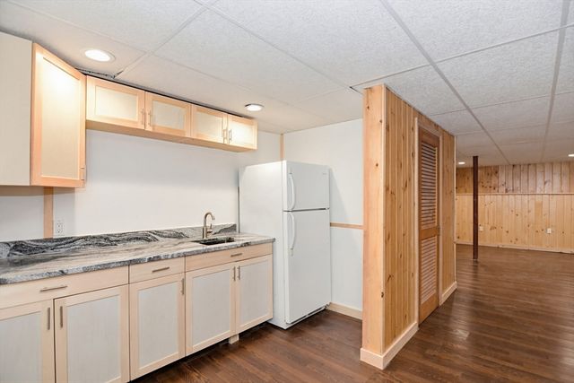 245 Granite St, Rockport, MA 01966