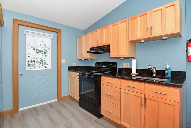 245 Granite St, Rockport, MA 01966