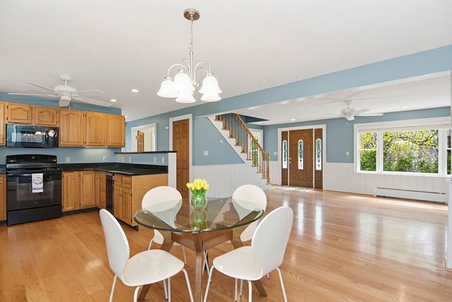 245 Granite St, Rockport, MA 01966