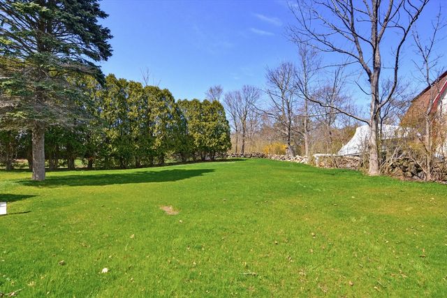245 Granite St, Rockport, MA 01966