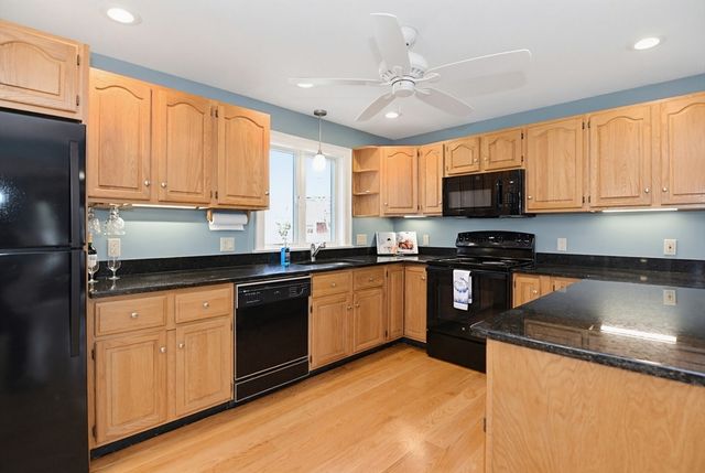 245 Granite St, Rockport, MA 01966