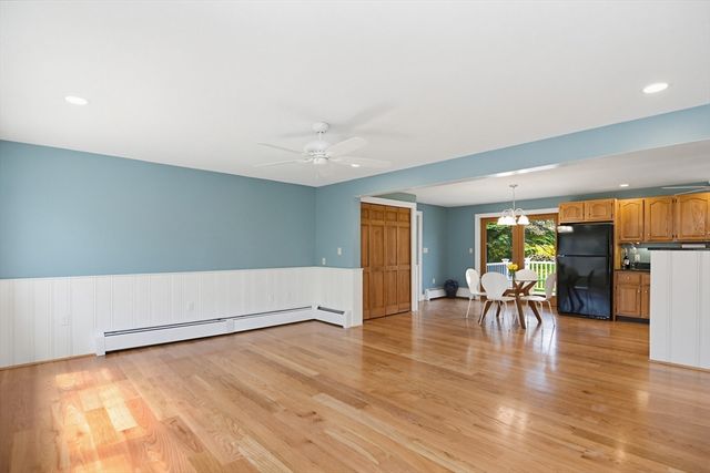 245 Granite St, Rockport, MA 01966