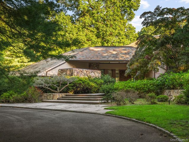 101 wheatley Road, Old Westbury, NY 11578