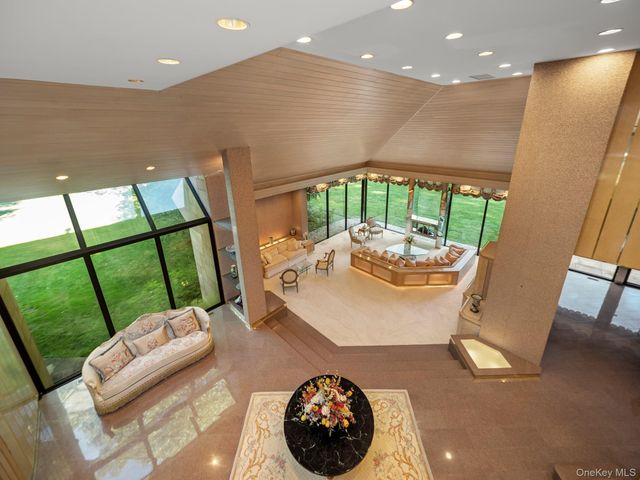 101 wheatley Road, Old Westbury, NY 11578