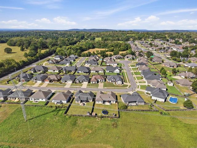 150 Grey Fox Drive, Conway, AR 72034