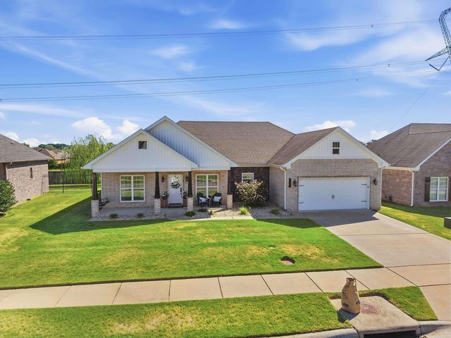 150 Grey Fox Drive, Conway, AR 72034