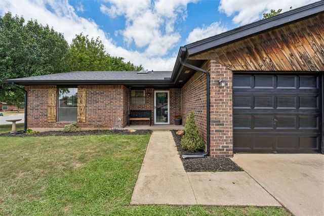 803 Hawthorne Lane, Edmond, OK 73003