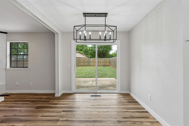 803 Hawthorne Lane, Edmond, OK 73003