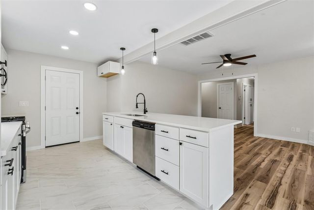 803 Hawthorne Lane, Edmond, OK 73003