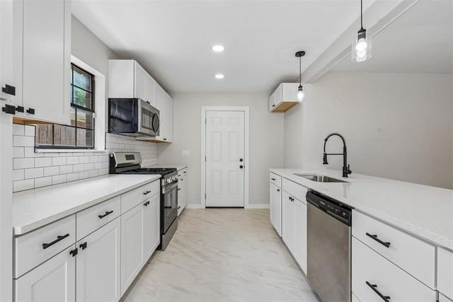 803 Hawthorne Lane, Edmond, OK 73003