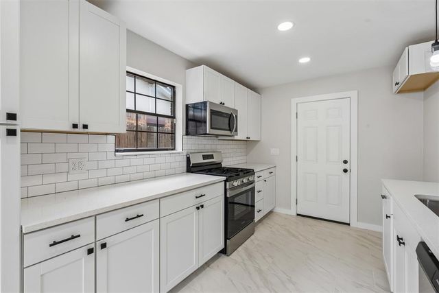803 Hawthorne Lane, Edmond, OK 73003