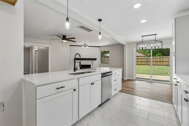 803 Hawthorne Lane, Edmond, OK 73003