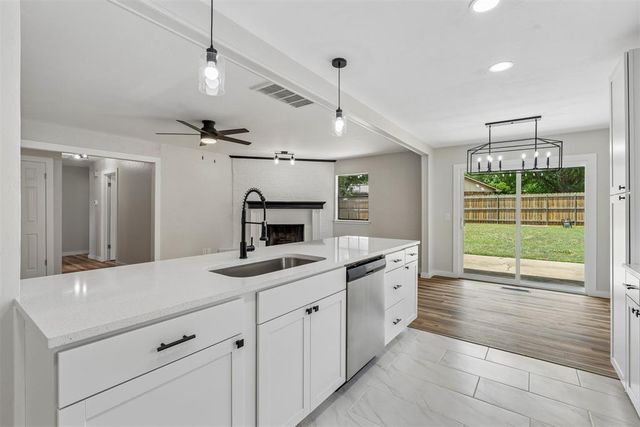 803 Hawthorne Lane, Edmond, OK 73003