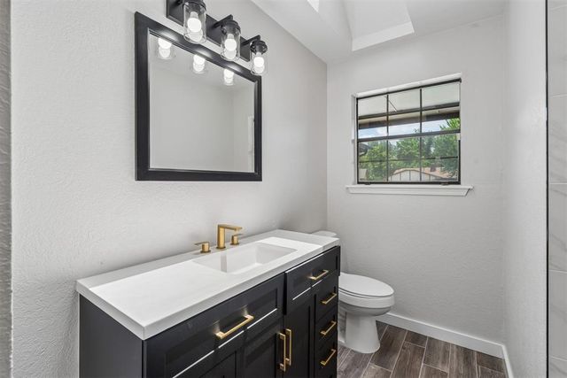 803 Hawthorne Lane, Edmond, OK 73003