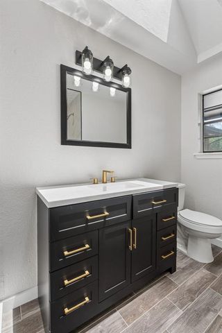 803 Hawthorne Lane, Edmond, OK 73003