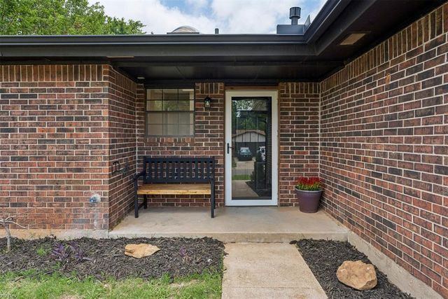 803 Hawthorne Lane, Edmond, OK 73003
