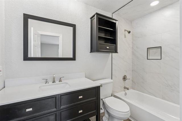 803 Hawthorne Lane, Edmond, OK 73003