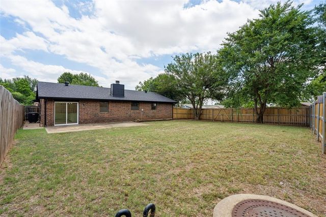 803 Hawthorne Lane, Edmond, OK 73003