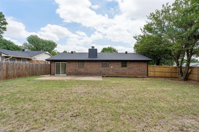 803 Hawthorne Lane, Edmond, OK 73003