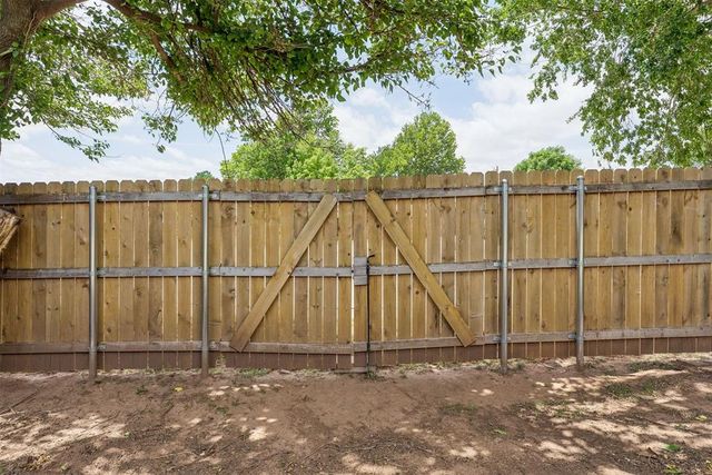 803 Hawthorne Lane, Edmond, OK 73003