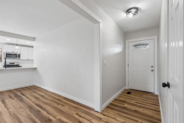 803 Hawthorne Lane, Edmond, OK 73003