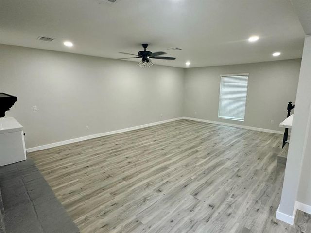 5507 Mossy Timbers Drive, Humble, TX 77346
