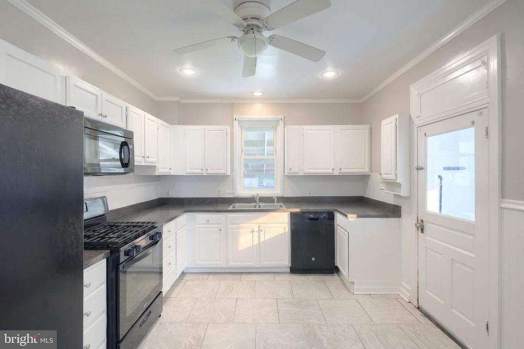 Image 10 of property listing at 1504 STANTON ST, York, PA 17404