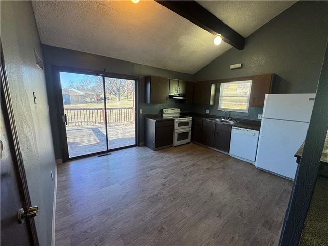 4020 HEDGES Avenue, Kansas City, MO 64133