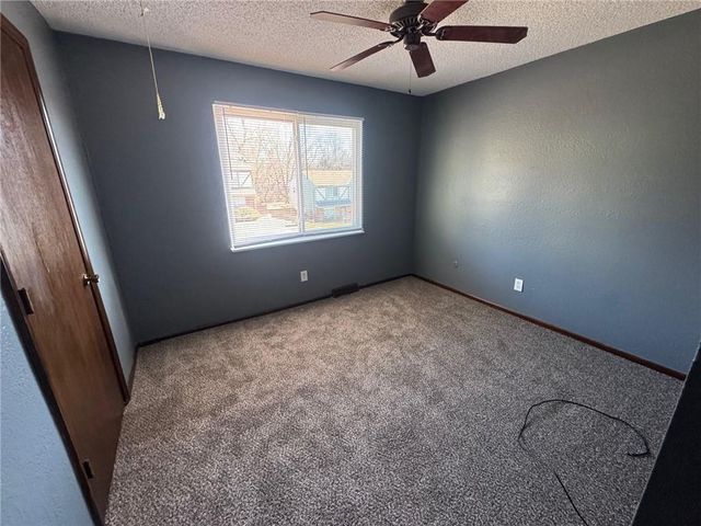 4020 HEDGES Avenue, Kansas City, MO 64133