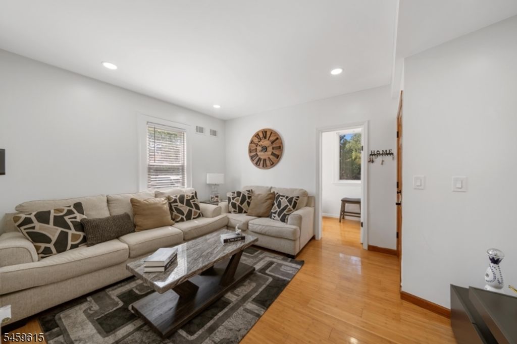 509 Roosevelt St, Roselle Park Boro, NJ 07204 — photo 4