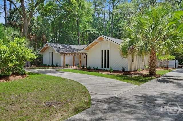 2 Senauki Lane, Savannah, GA 31411