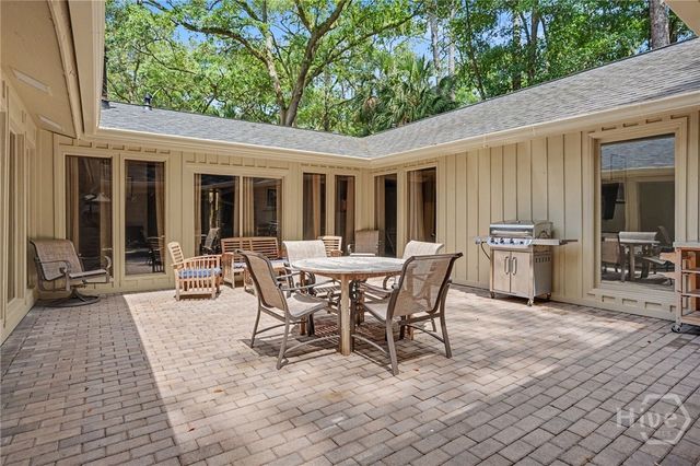 2 Senauki Lane, Savannah, GA 31411