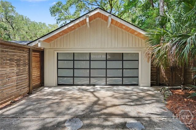 2 Senauki Lane, Savannah, GA 31411